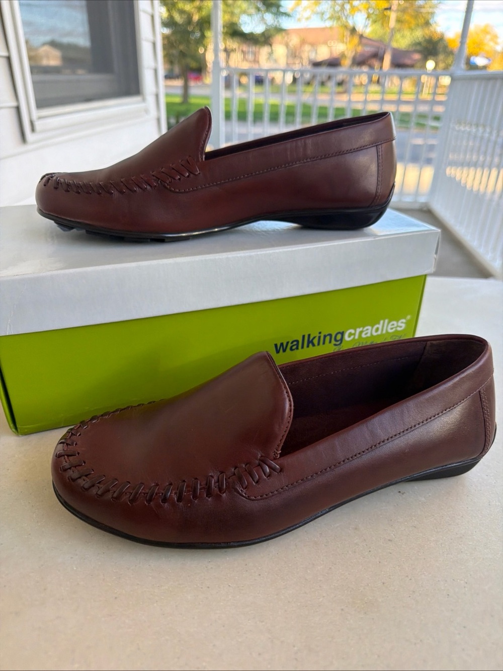 Walking Cradles Women’s Brown Leather Slip-On Loafers Size 7 W